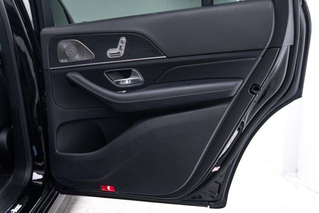 Used 2025 Mercedes-Benz GLS 450 4MATIC image 30