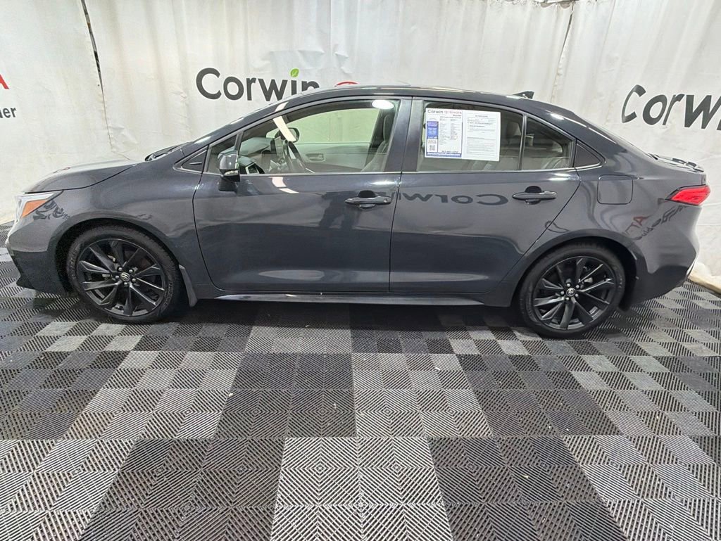 Used 2023 Toyota Corolla SE w/ SE Package FWD image 4