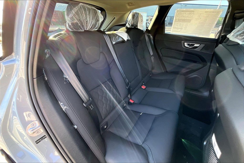 New 2026 Volvo XC60 B5 Plus w/ Climate Package AWD/4WD image 8