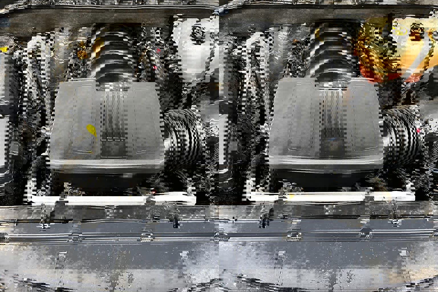 Used 2022 GMC Yukon XL SLT image 32