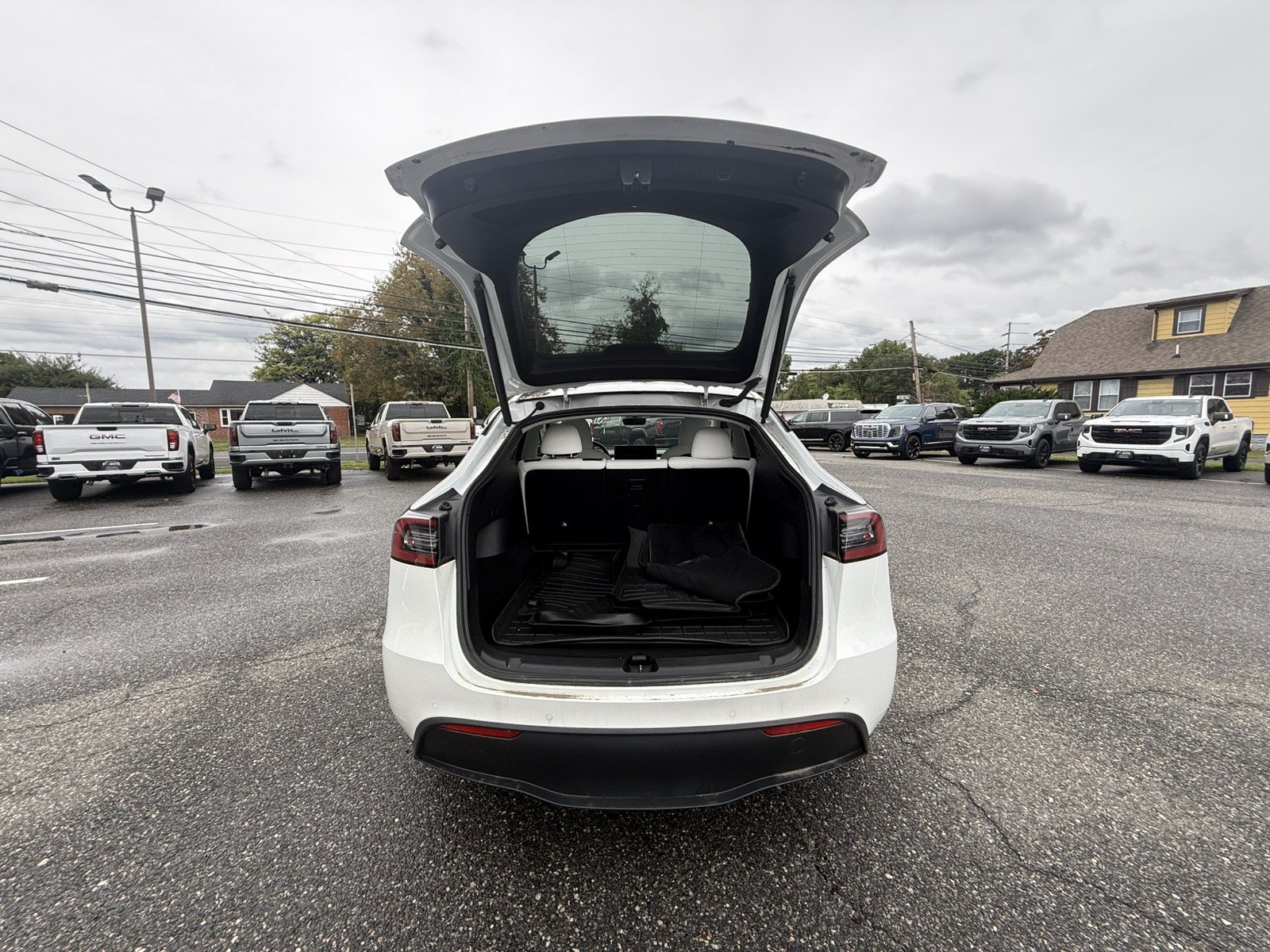 Used 2022 Tesla Model Y Long Range AWD/4WD image 25
