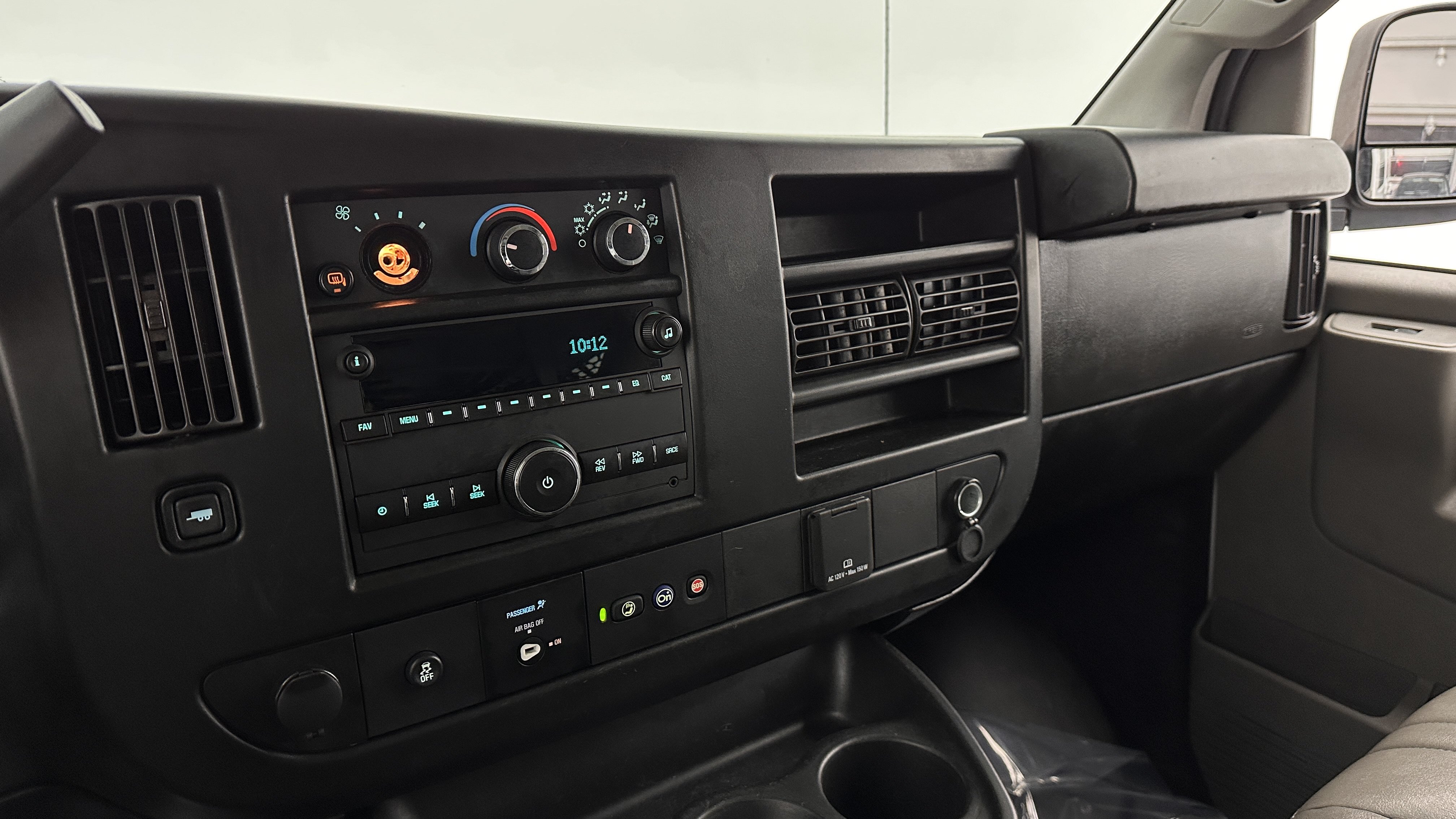 Used 2022 Chevrolet Express 2500 w/ Driver Convenience Package RWD image 13