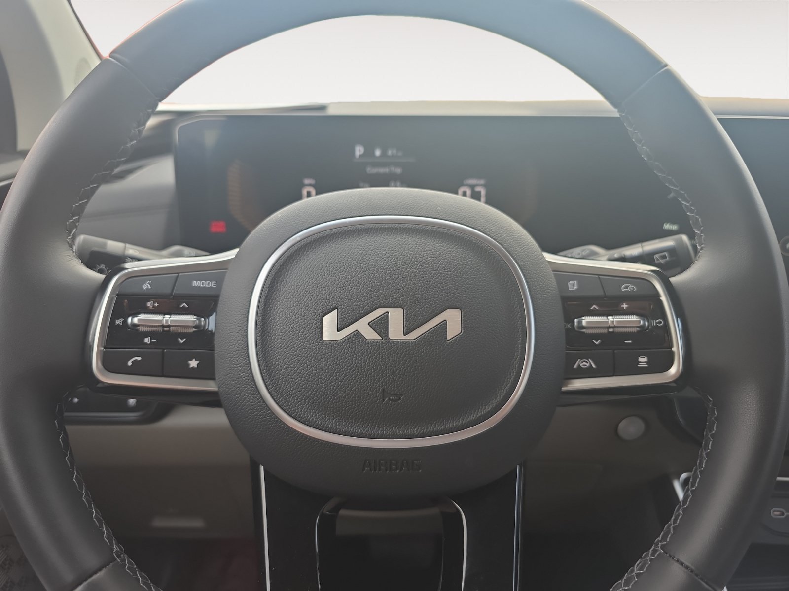 Certified 2026 Kia Carnival LX FWD image 11