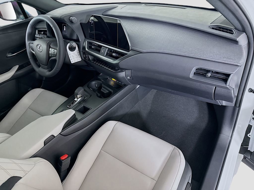 New 2026 Lexus UX 300h FWD image 18