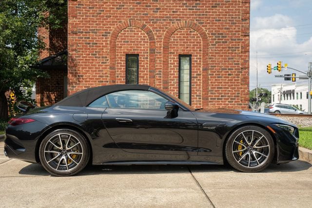 Used 2022 Mercedes-Benz SL 63 AMG 4MATIC image 4