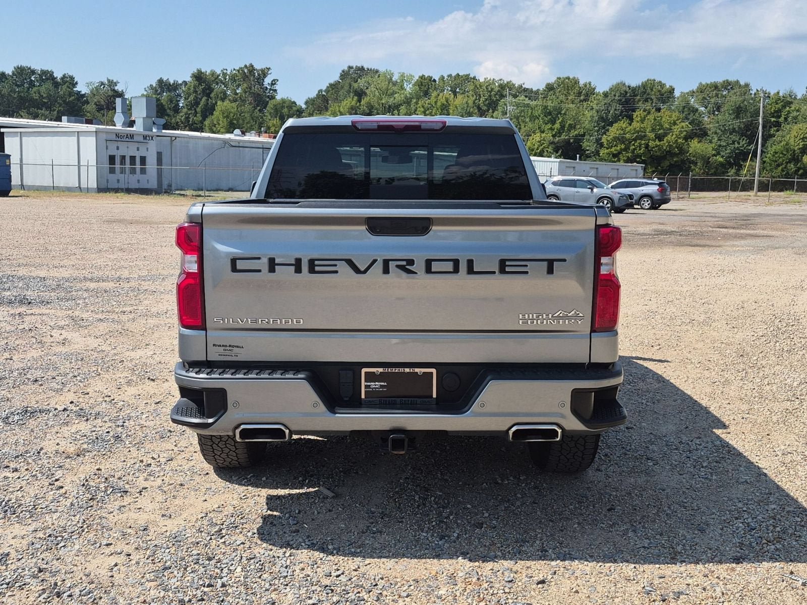 Used 2024 Chevrolet Silverado 1500 High Country w/ Z71 Off-Road Package AWD/4WD image 5
