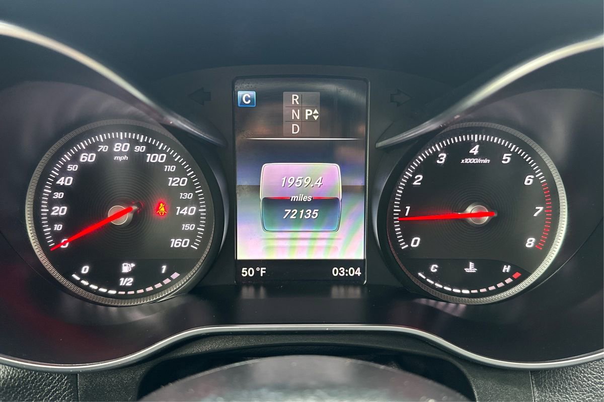 Used 2018 Mercedes-Benz GLC 300 w/ Premium Package image 17