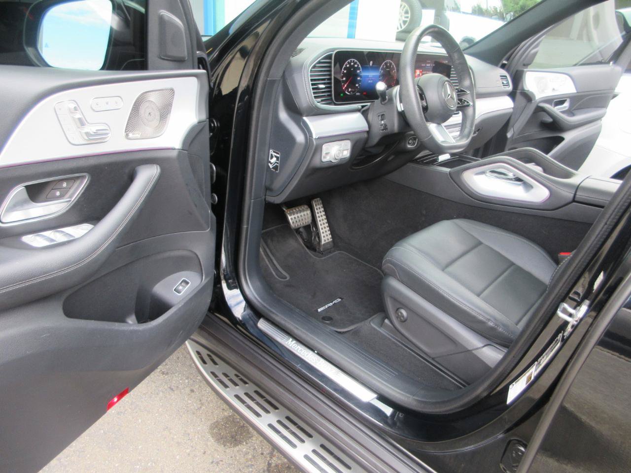 Used 2024 Mercedes-Benz GLS 450 4MATIC w/ AMG Line Exterior image 7