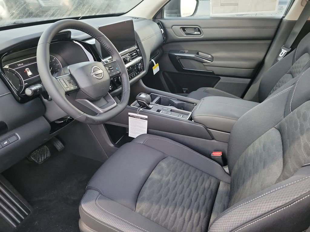 New 2026 Nissan Pathfinder SV image 7
