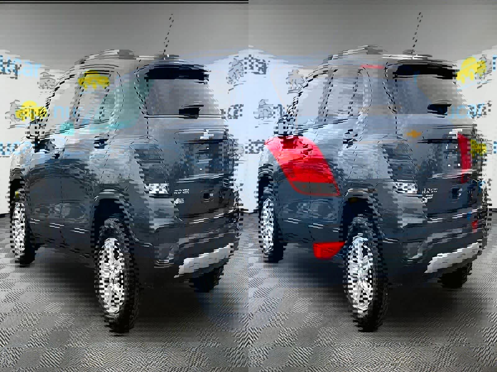 Used 2022 Chevrolet Trax LT w/ LT Convenience Package AWD/4WD image 4