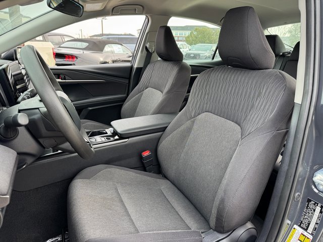 Used 2025 Toyota Camry LE image 12