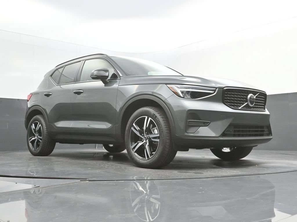 New 2026 Volvo XC40 B4 Core w/ Protection Package Premier FWD image 37