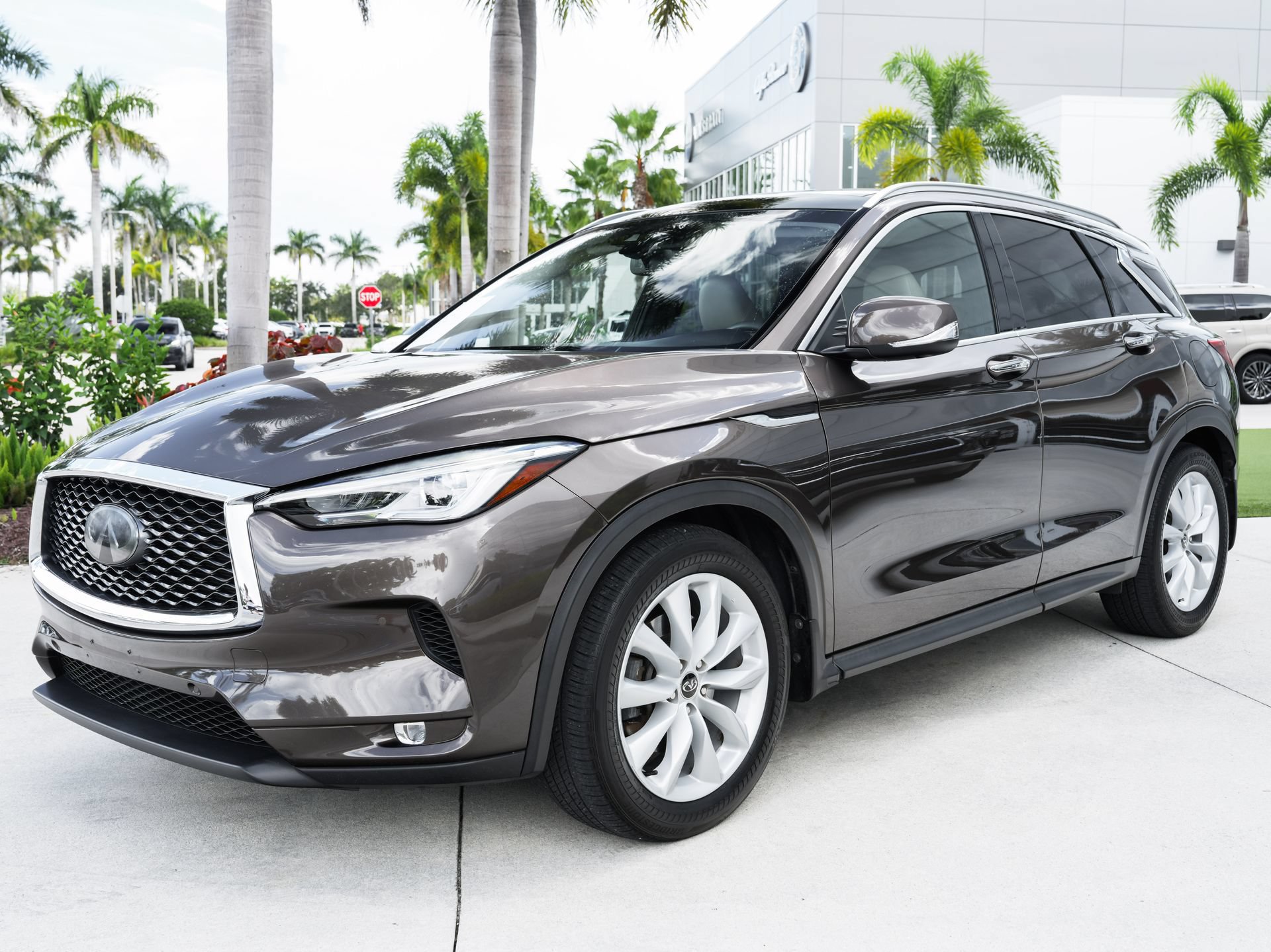 Used 2019 INFINITI QX50 Essential w/ Premium Audio Package AWD/4WD image 6