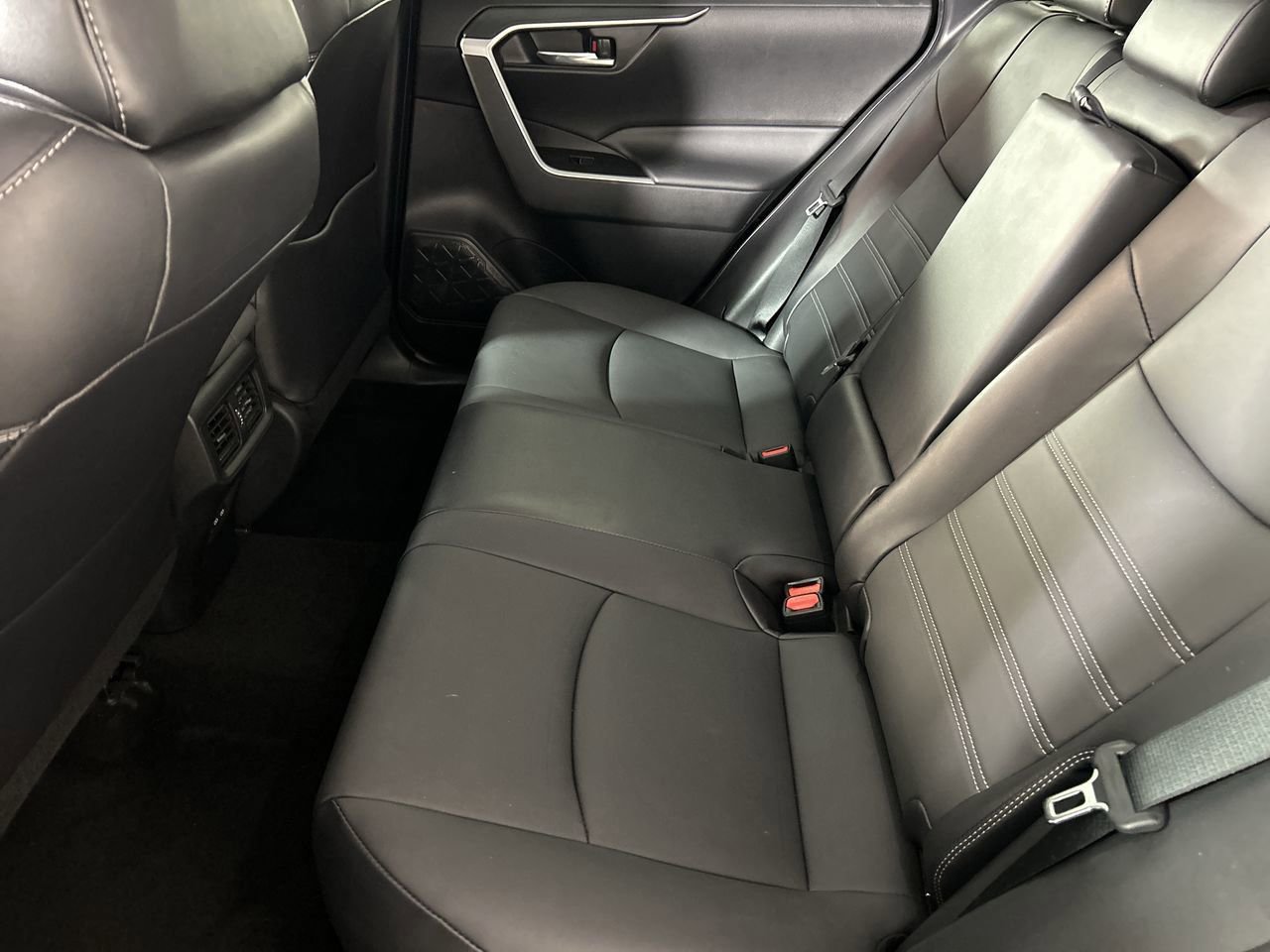 Used 2022 Toyota RAV4 XLE Premium FWD image 24