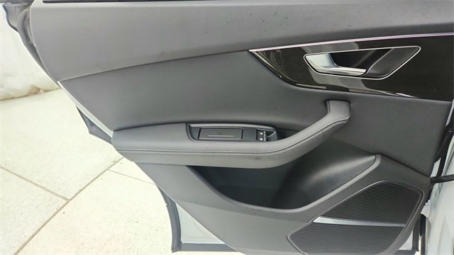 Used 2025 Audi Q8 Prestige w/ Prestige Package image 31