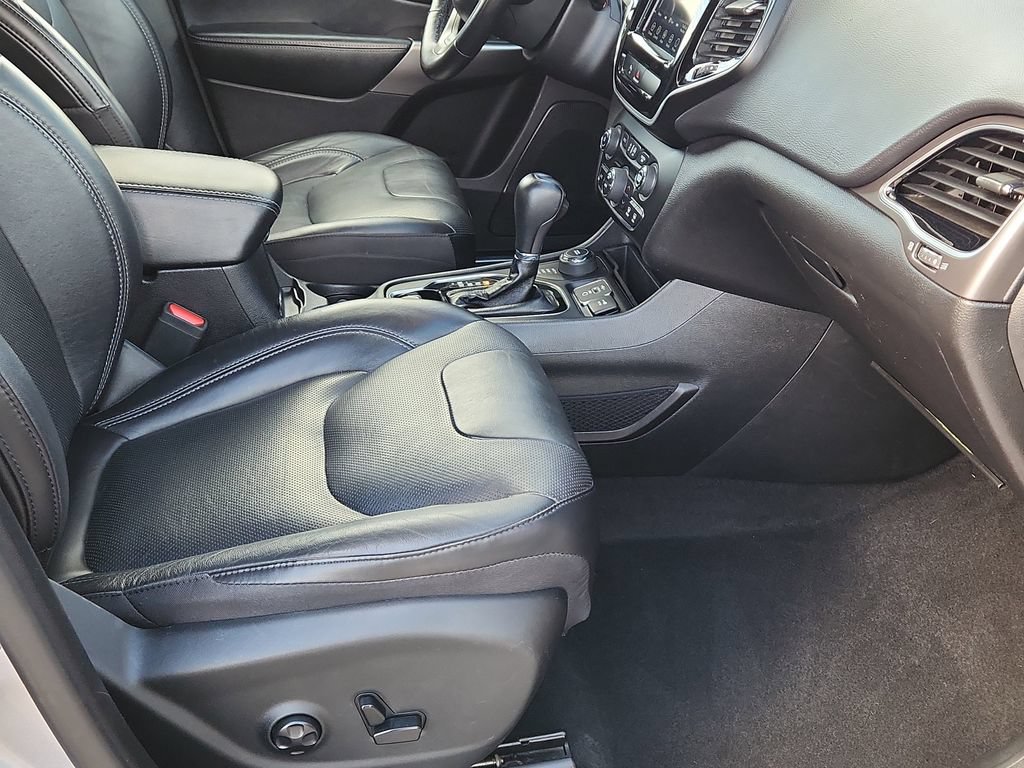 Used 2020 Jeep Cherokee Limited AWD/4WD image 12