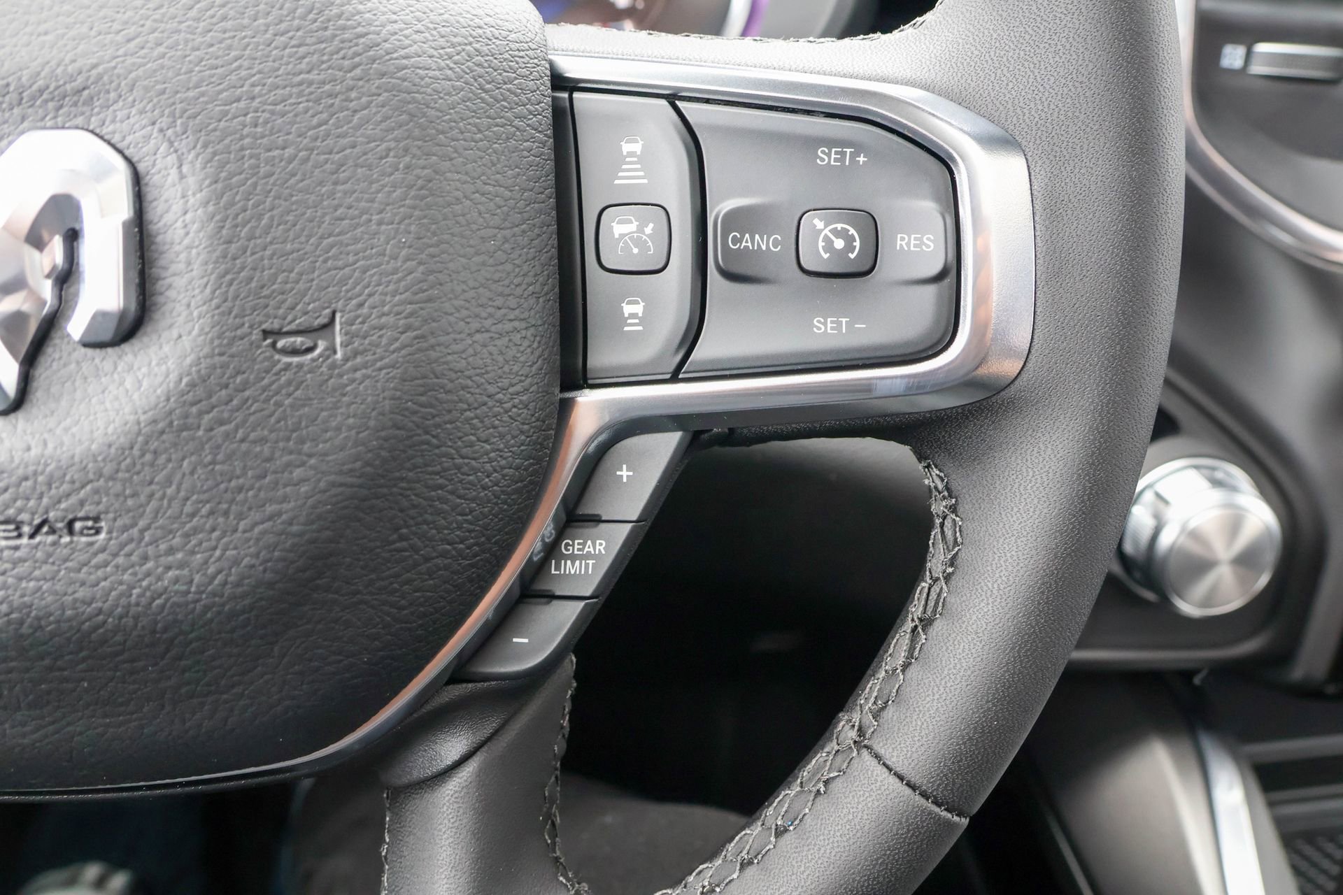 New 2026 RAM 1500 Laramie AWD/4WD image 33