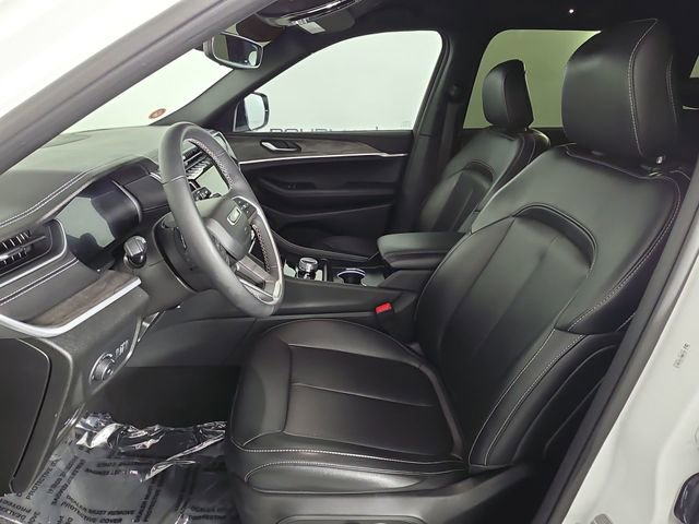 Used 2024 Jeep Grand Cherokee Limited w/ Black Appearance Package image 18