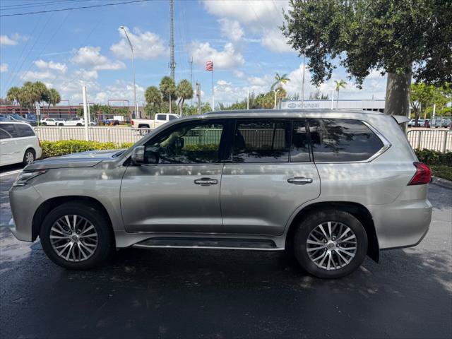 Used 2018 Lexus LX 570 4WD image 3