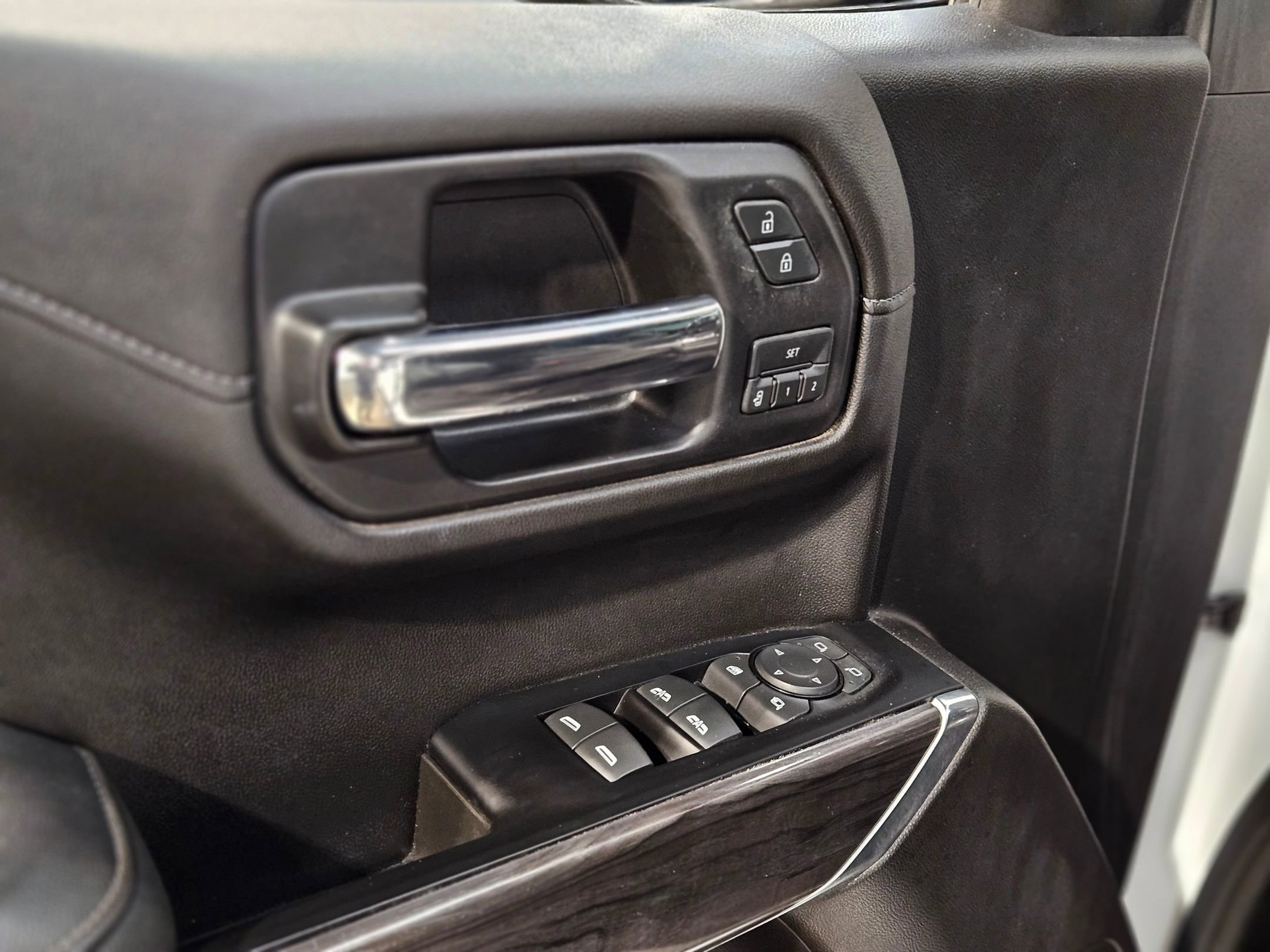 Used 2019 Chevrolet Silverado 1500 LTZ w/ LTZ Texas Edition image 21