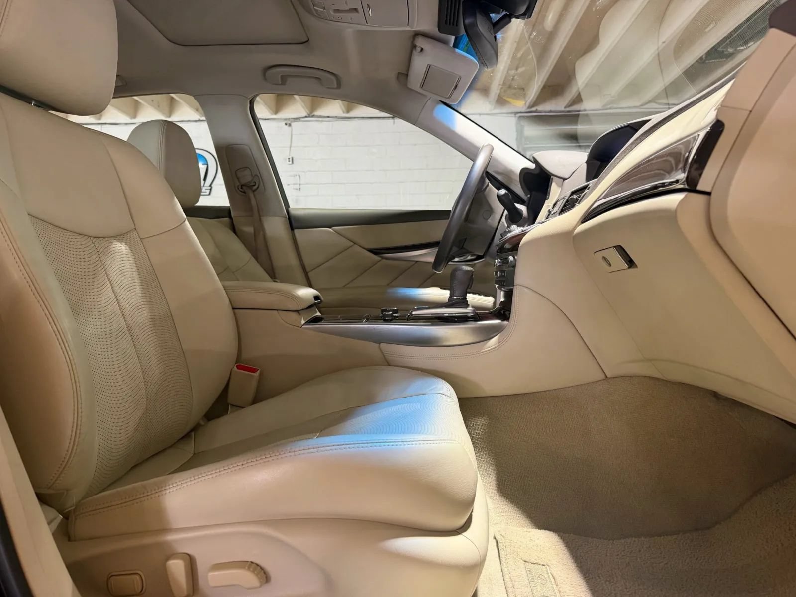 Used 2015 INFINITI Q70 3.7 AWD/4WD image 10
