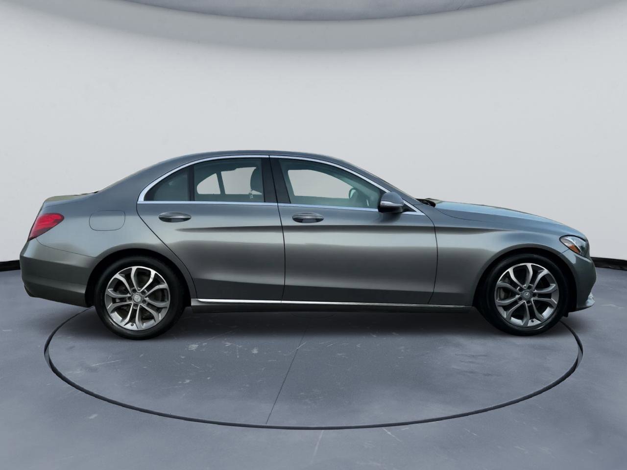 Used 2015 Mercedes-Benz C 300 Sedan image 4