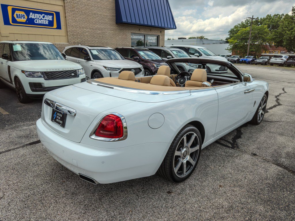 Used 2018 Rolls-Royce Dawn RWD image 17