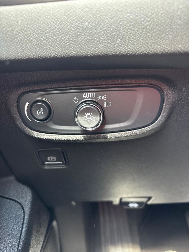 Used 2024 GMC Terrain SLE AWD/4WD image 20