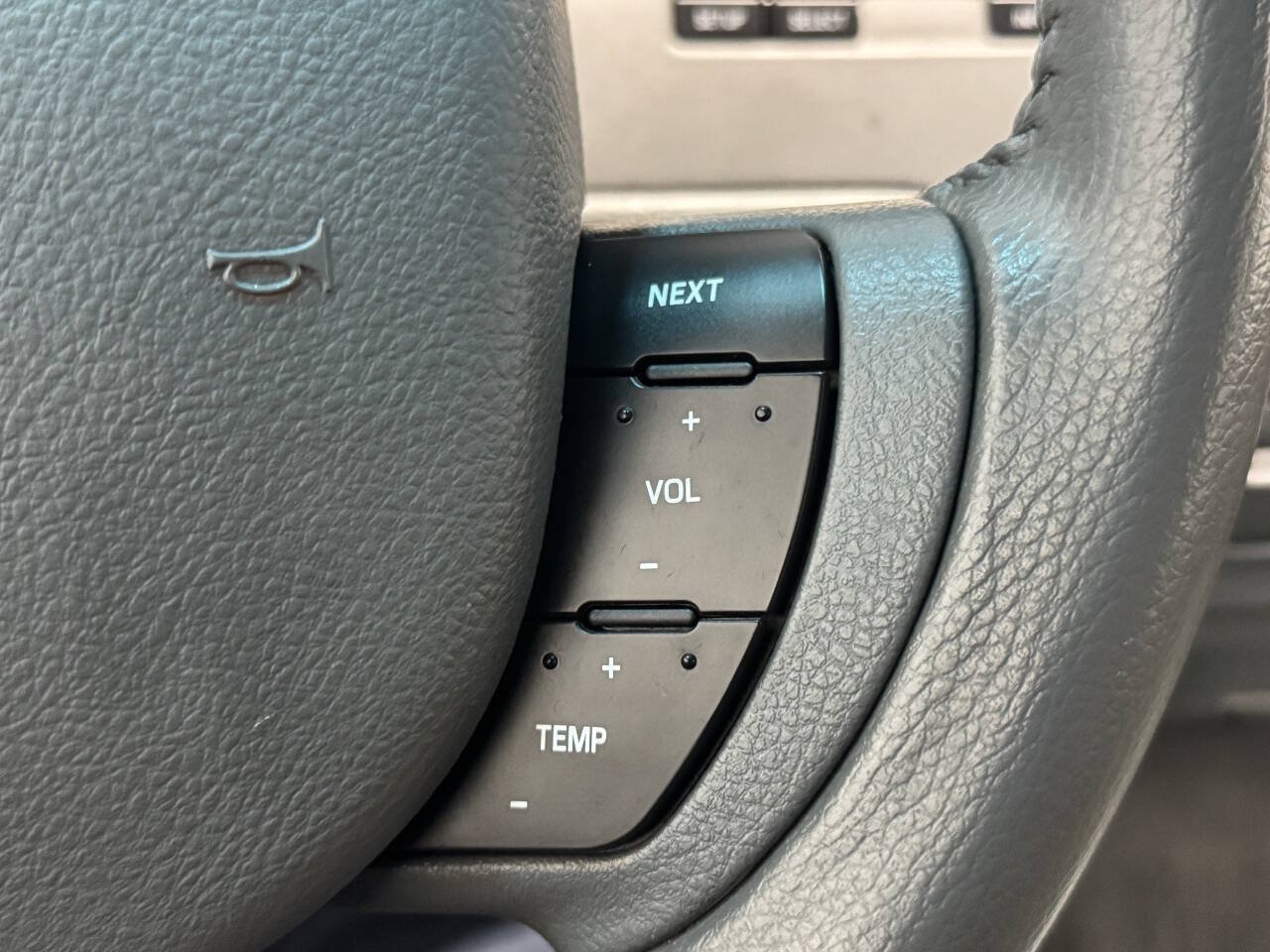 Used 2006 Lincoln Town Car Signature RWD image 27
