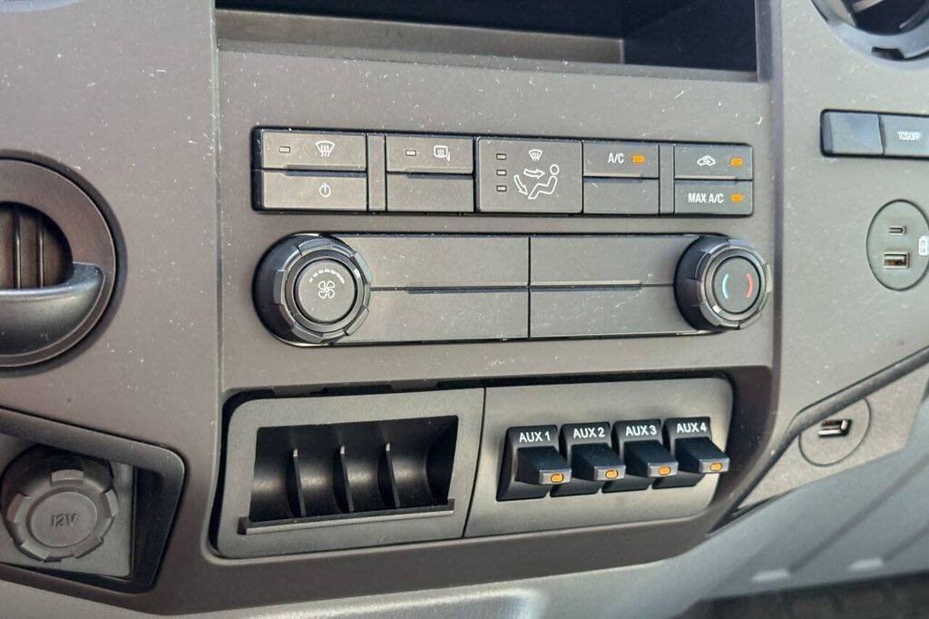 Used 2022 Ford F650 2WD Regular Cab Super Duty image 30