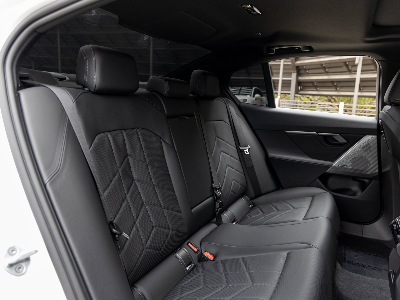 Used 2025 BMW i5 xDrive40 w/ Premium Package image 49