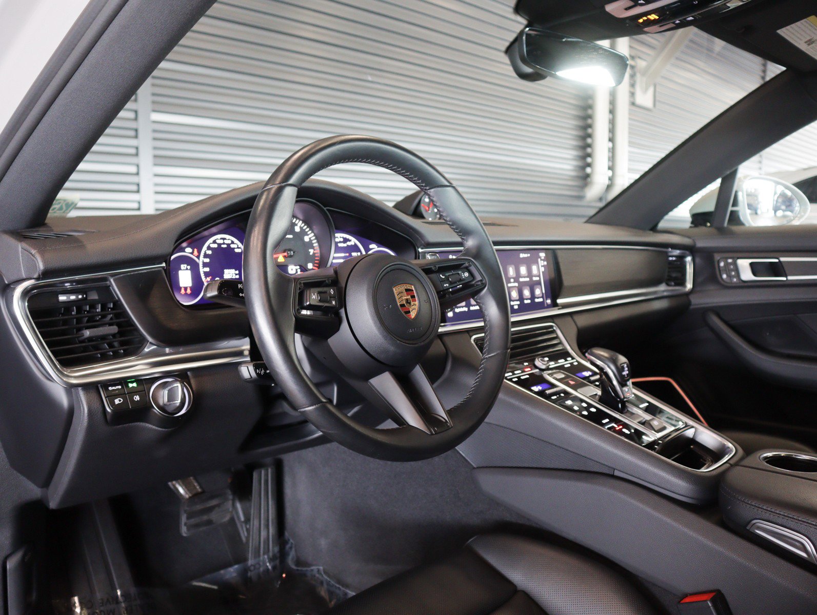 Certified 2023 Porsche Panamera Platinum Edition image 4