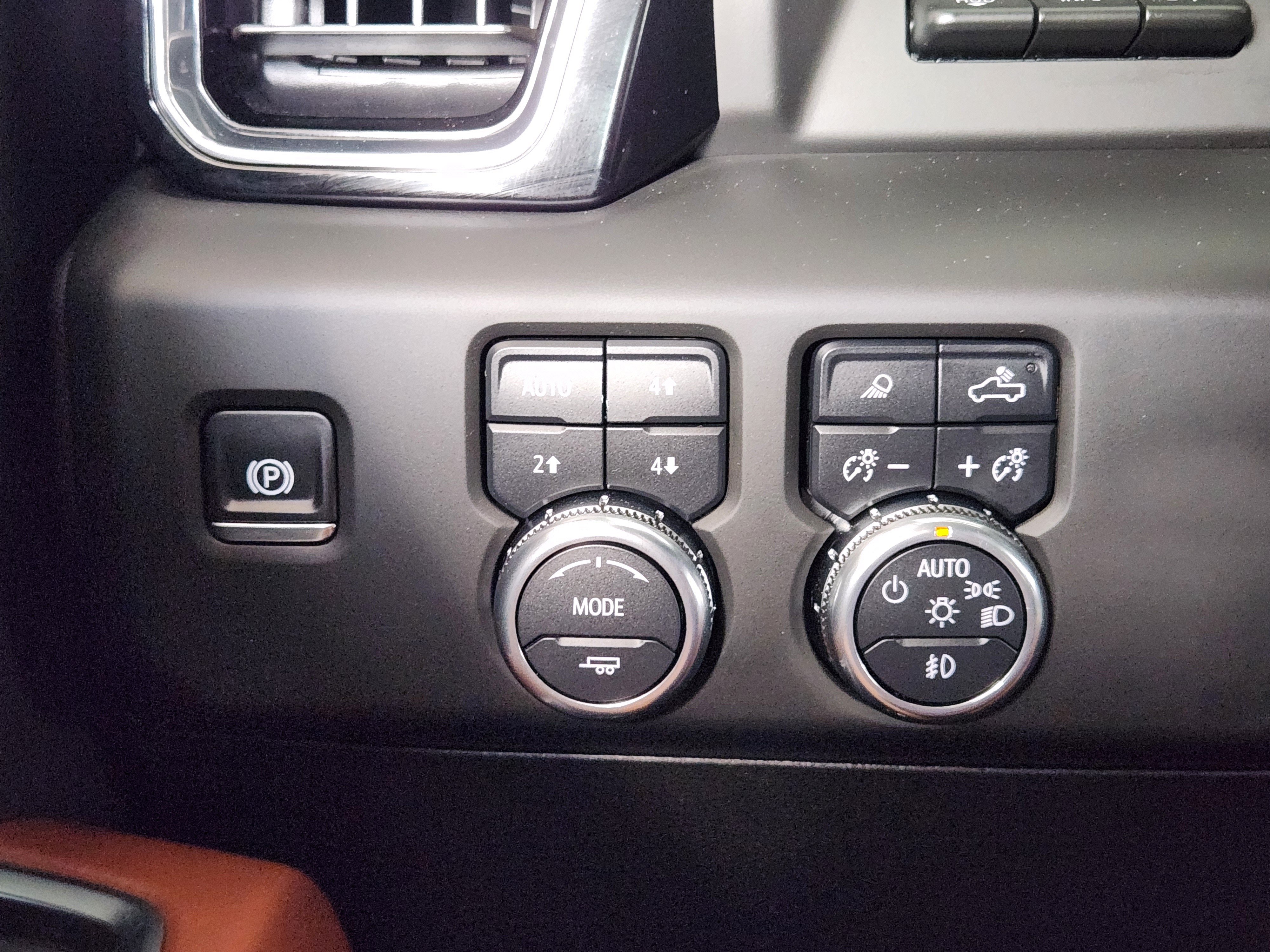 Used 2025 GMC Sierra 2500 Denali Ultimate w/ Max Trailering Package AWD/4WD image 21
