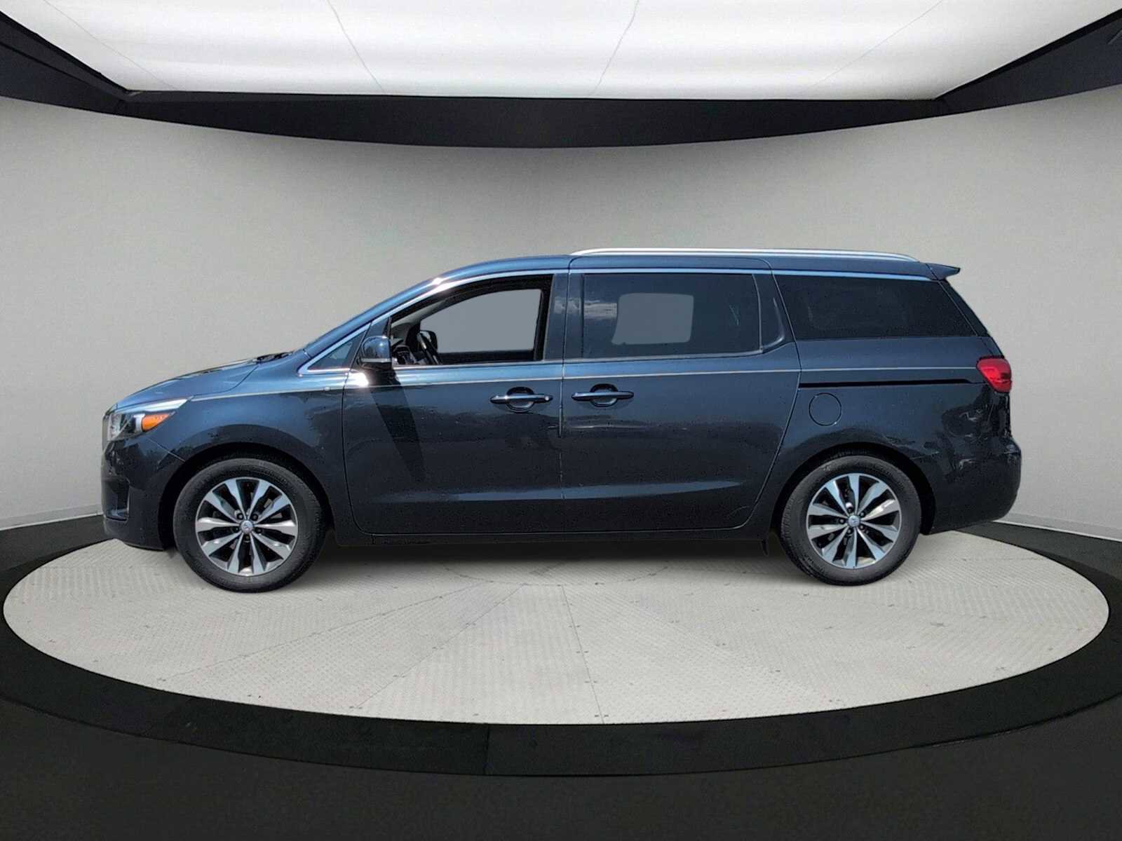 Used 2016 Kia Sedona SX FWD image 5