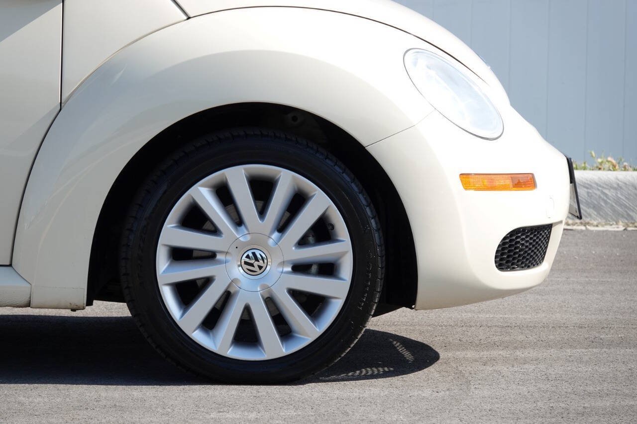 Used 2008 Volkswagen Beetle SE FWD image 53