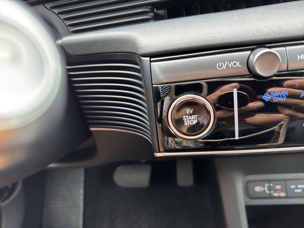 New 2025 Hyundai Ioniq 5 SEL image 38