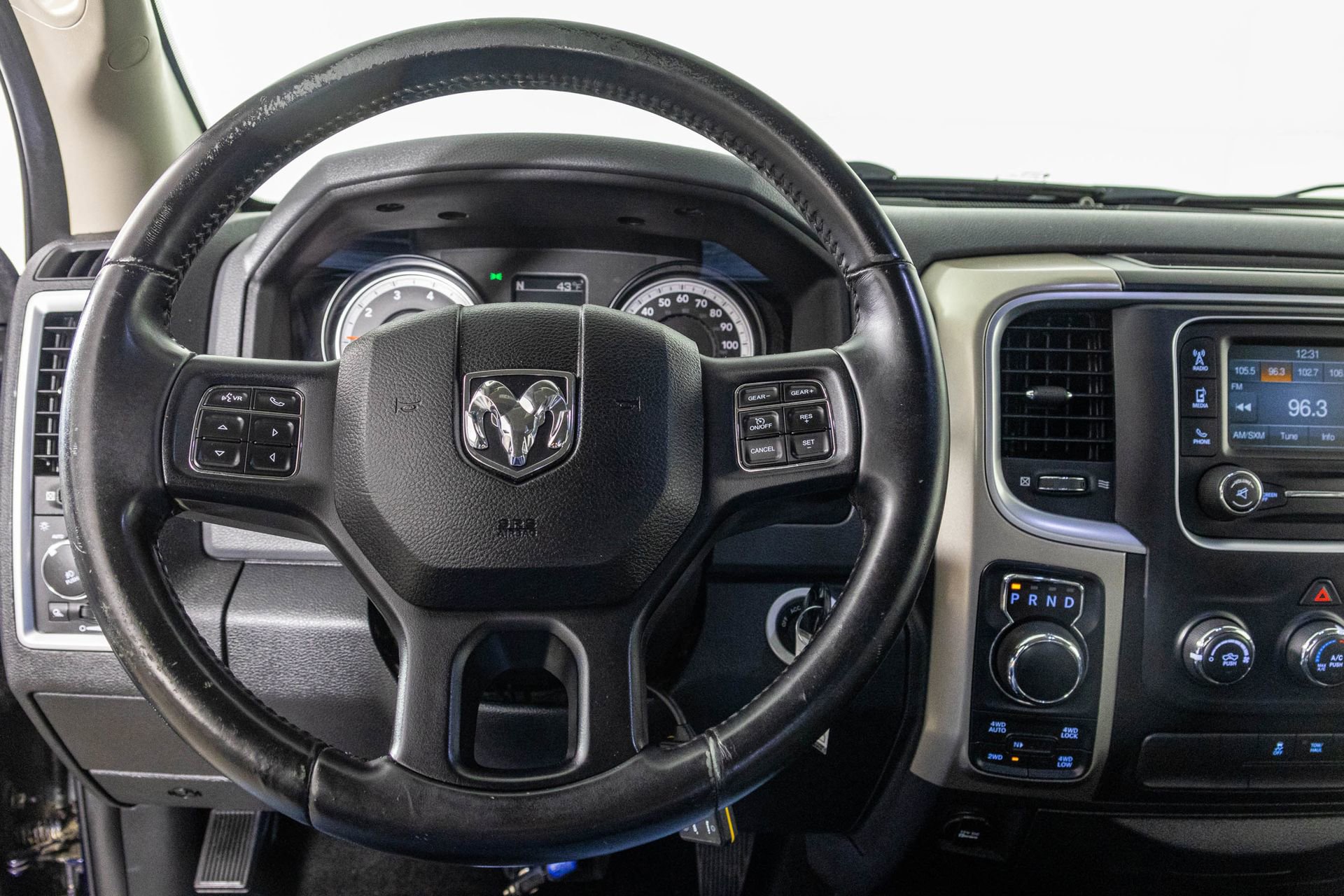 Used 2015 RAM 1500 Big Horn image 28
