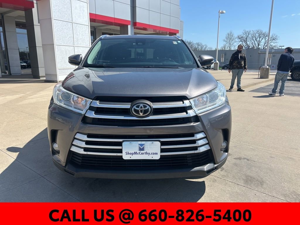 Used 2019 Toyota Highlander XLE image 3