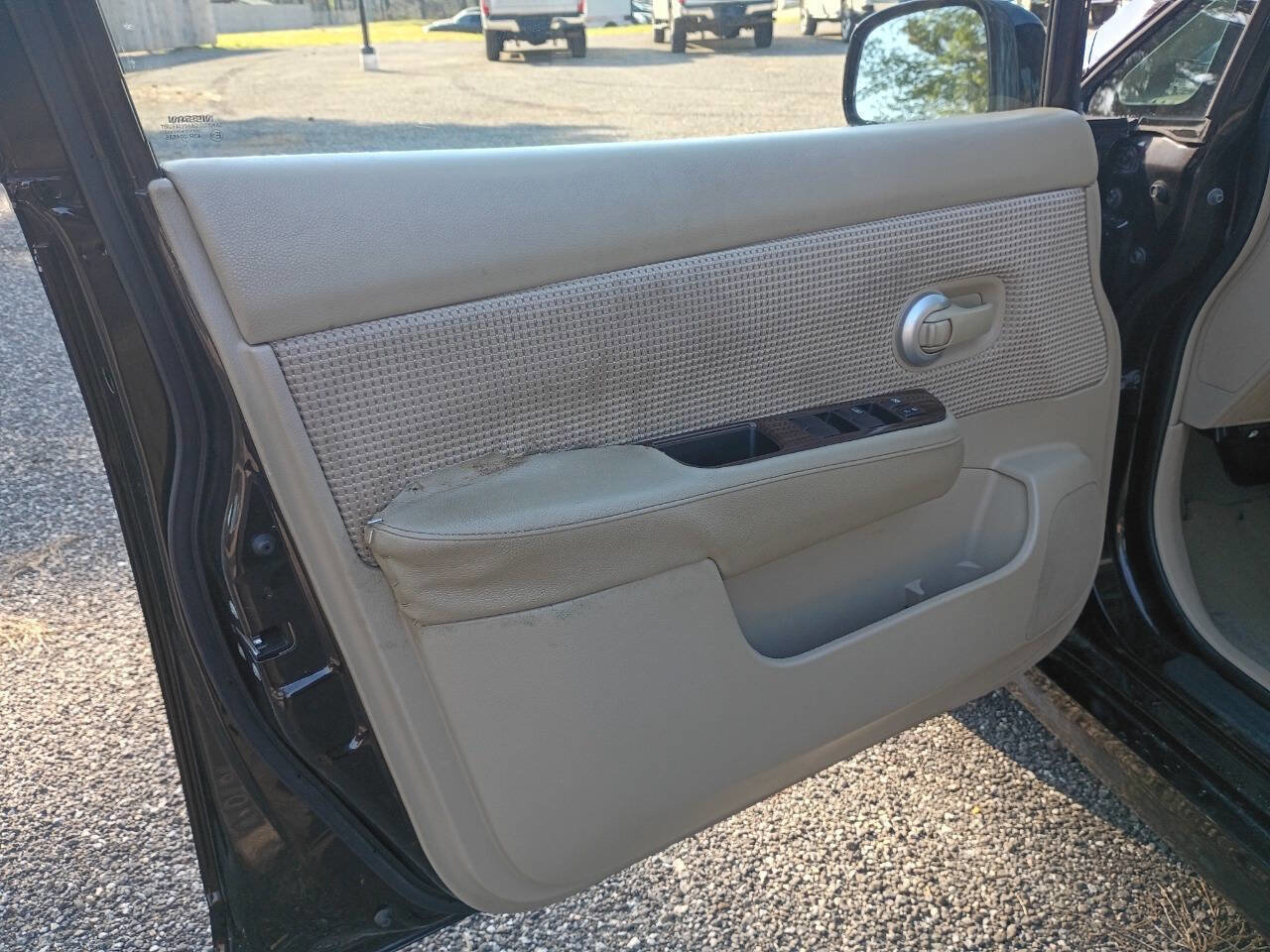 Used 2011 Nissan Versa SL image 8