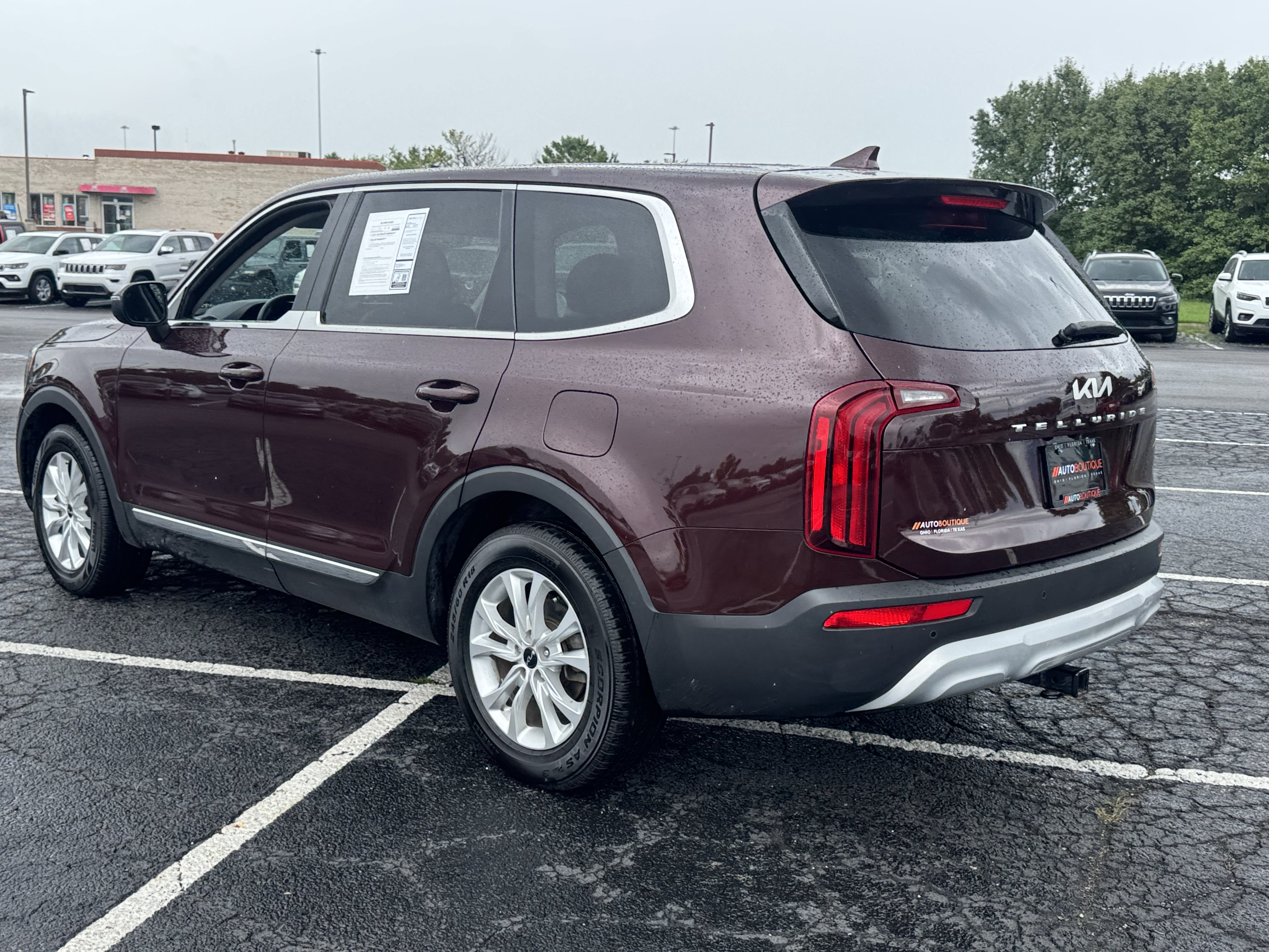 Used 2022 Kia Telluride LX FWD image 11