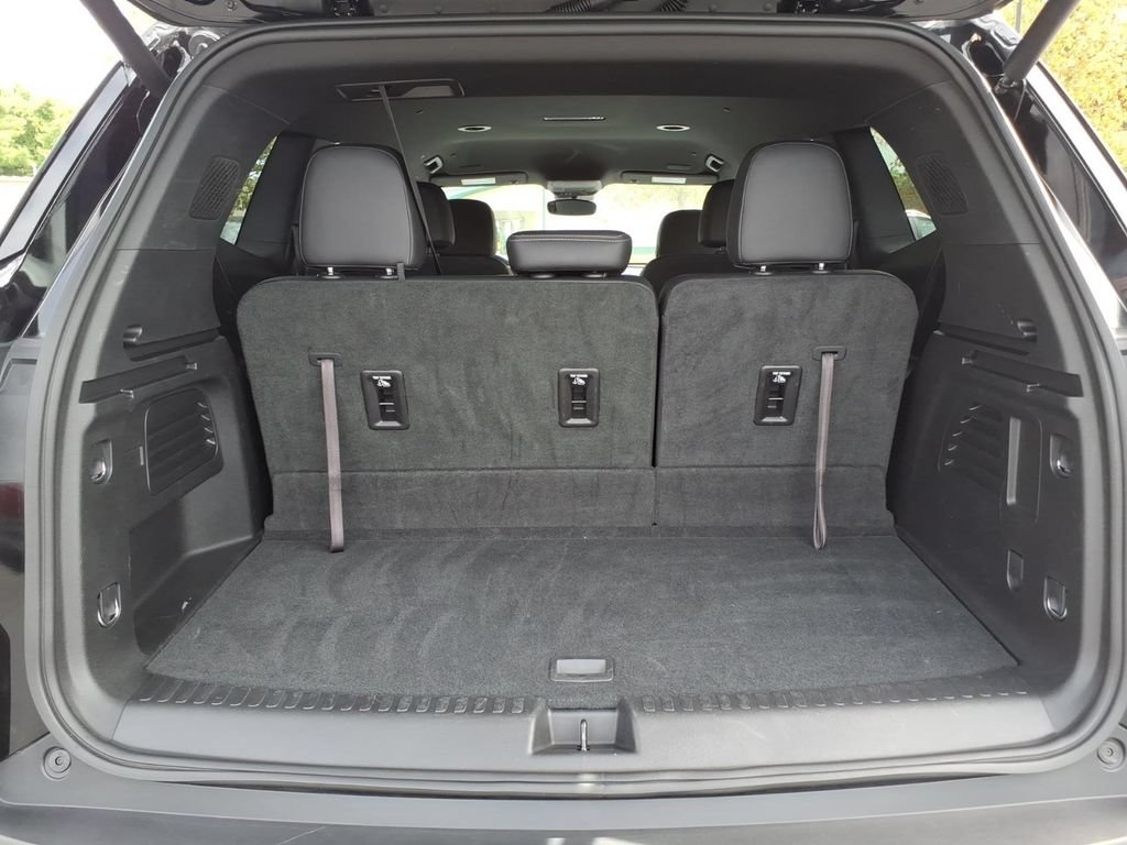 Certified 2025 Buick Enclave Preferred AWD/4WD image 10