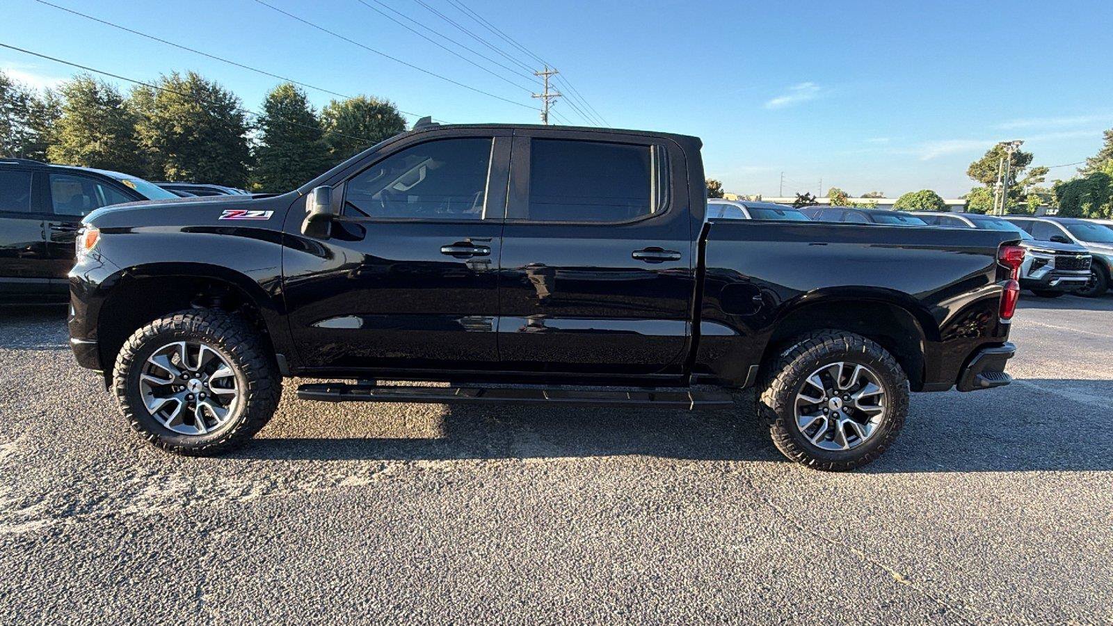 Used 2022 Chevrolet Silverado 1500 RST AWD/4WD image 11