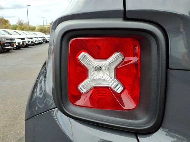 Certified 2023 Jeep Renegade Latitude image 10