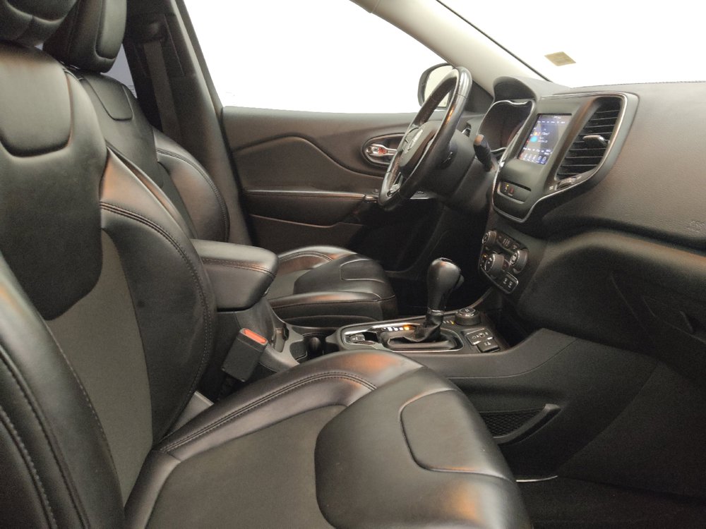 Used 2019 Jeep Cherokee Latitude Plus AWD/4WD image 21