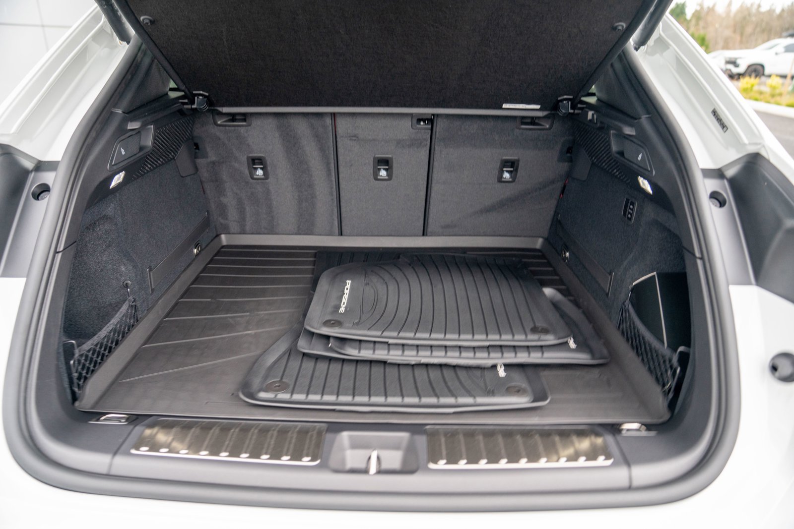 New 2026 Porsche Macan 4S Electric AWD/4WD image 28