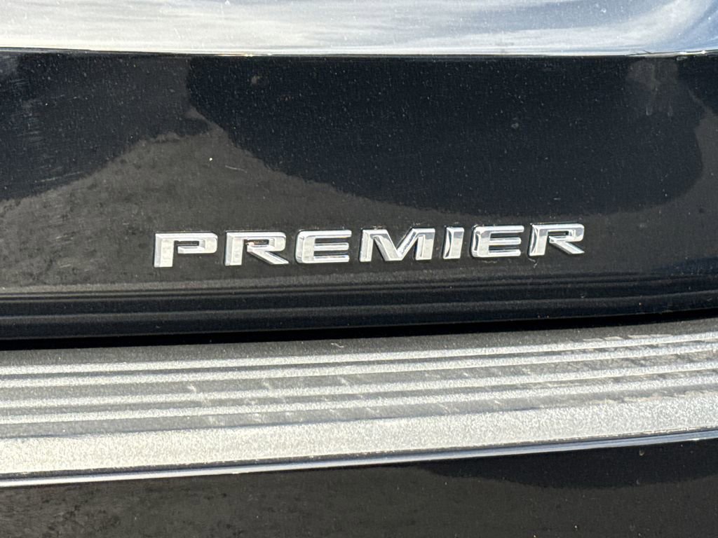 Used 2025 Chevrolet Tahoe Premier AWD/4WD image 10