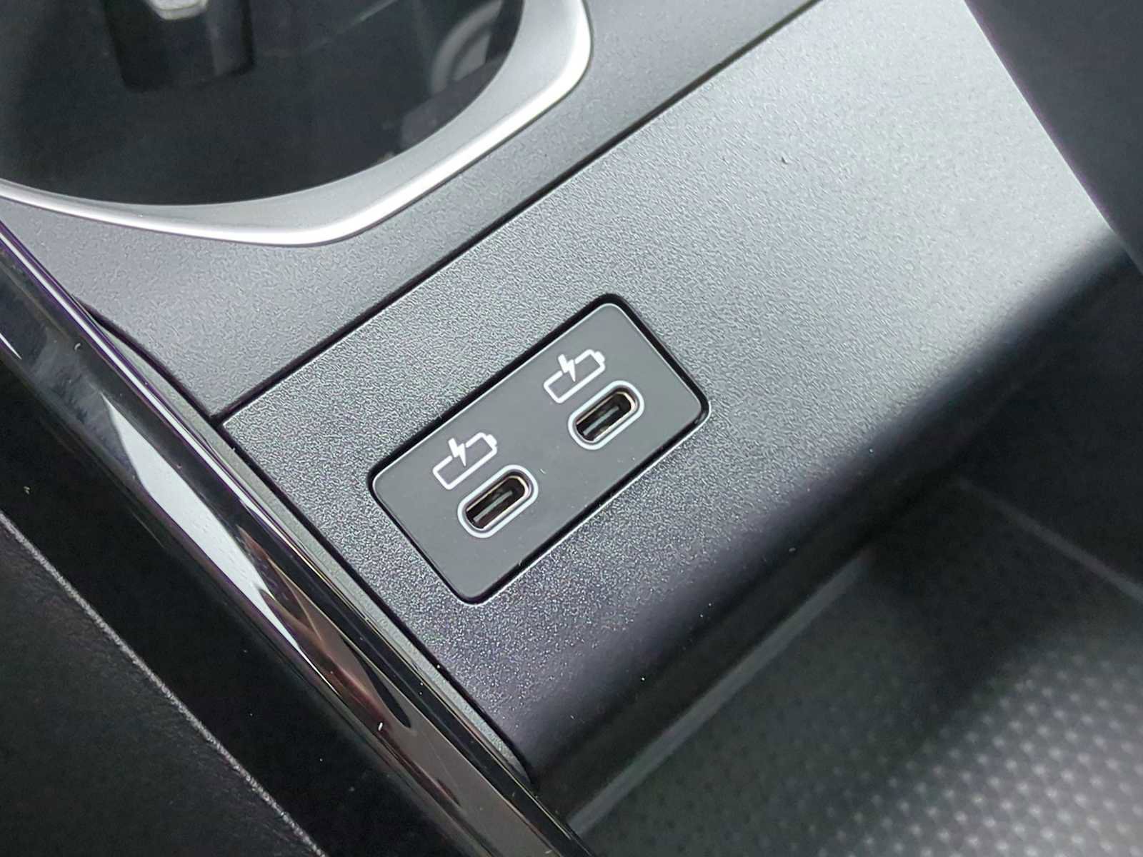 Used 2025 BMW X1 xDrive28i w/ Technology Package image 32