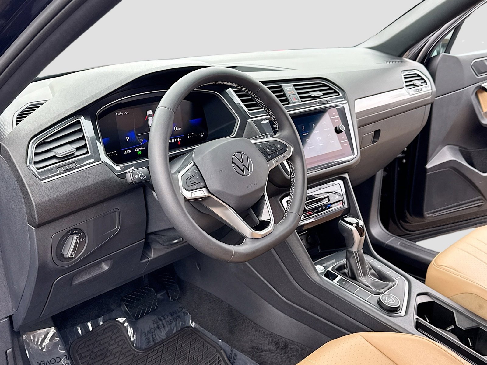 Used 2024 Volkswagen Tiguan SE image 4