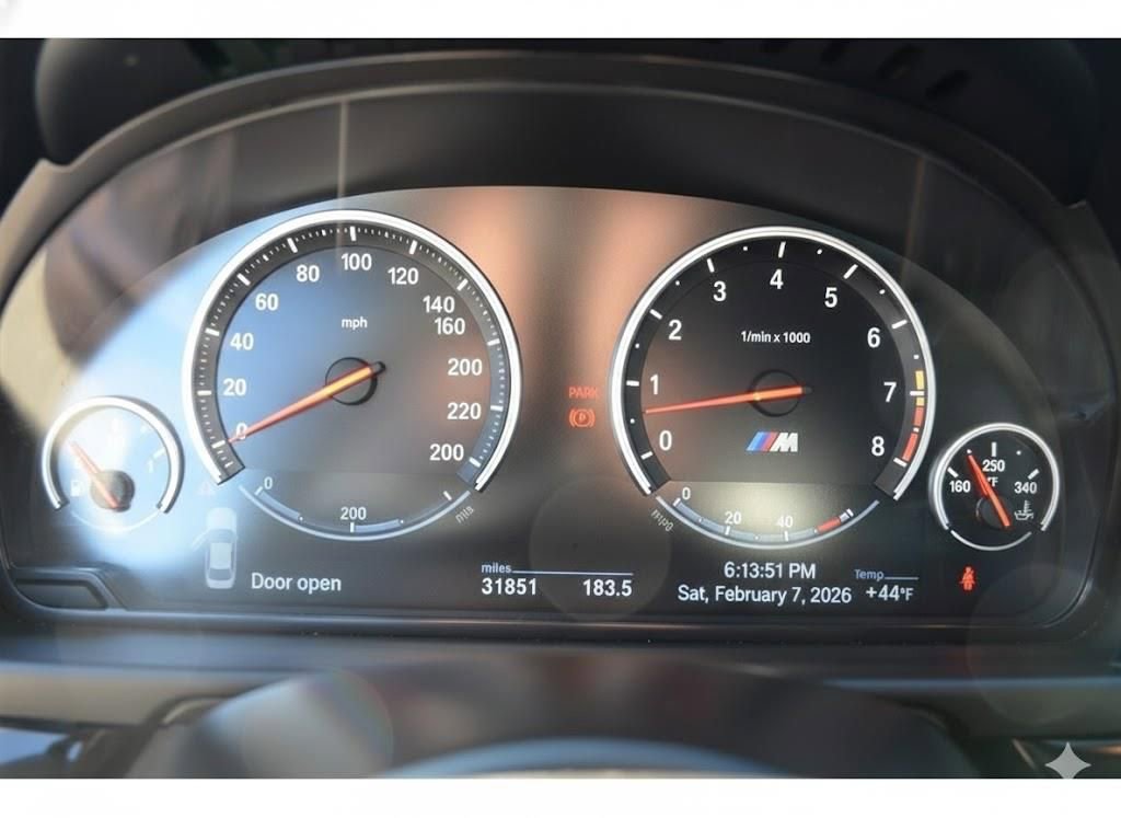 Used 2013 BMW M5 image 30