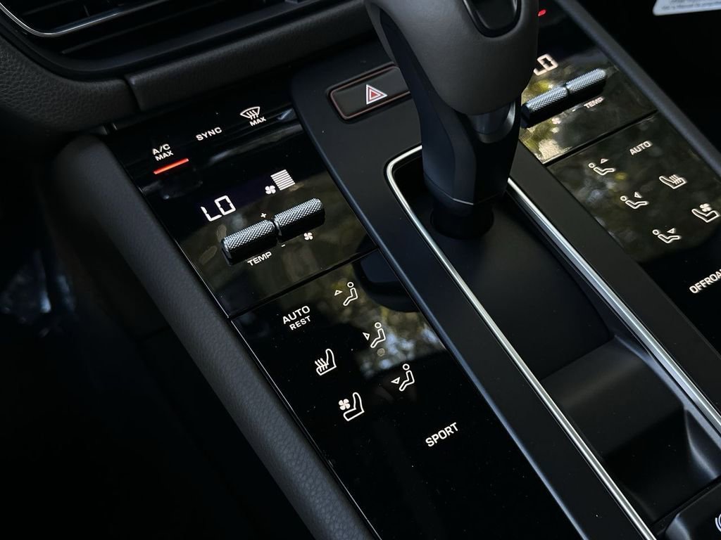 Used 2026 Porsche Macan image 15